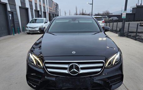 Mercedes-Benz E-Класс, 2019 год, 2 700 000 рублей, 1 фотография
