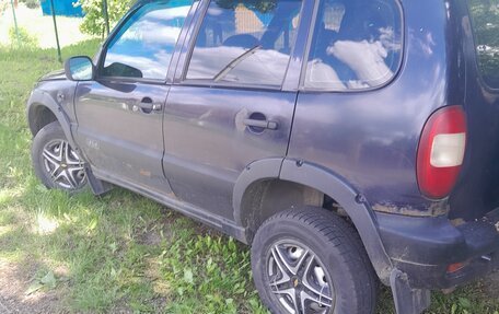 Chevrolet Niva I рестайлинг, 2004 год, 230 000 рублей, 2 фотография