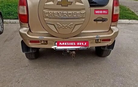 Chevrolet Niva I рестайлинг, 2004 год, 300 000 рублей, 3 фотография