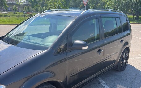 Volkswagen Touran III, 2005 год, 500 000 рублей, 3 фотография