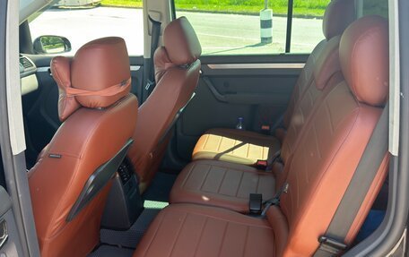 Volkswagen Touran III, 2005 год, 500 000 рублей, 19 фотография
