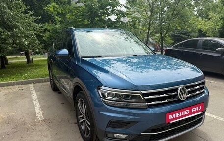 Volkswagen Tiguan II, 2020 год, 3 600 000 рублей, 2 фотография