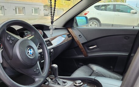 BMW 5 серия, 2005 год, 750 000 рублей, 11 фотография