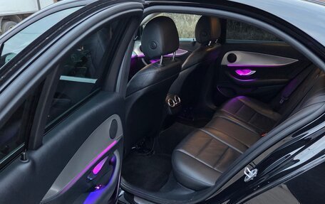 Mercedes-Benz E-Класс, 2019 год, 2 700 000 рублей, 14 фотография