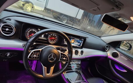 Mercedes-Benz E-Класс, 2019 год, 2 700 000 рублей, 13 фотография