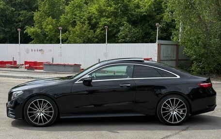 Mercedes-Benz E-Класс, 2019 год, 4 380 000 рублей, 3 фотография