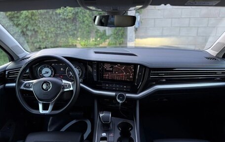 Volkswagen Touareg III, 2018 год, 3 435 000 рублей, 12 фотография