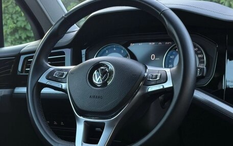 Volkswagen Touareg III, 2018 год, 3 435 000 рублей, 13 фотография
