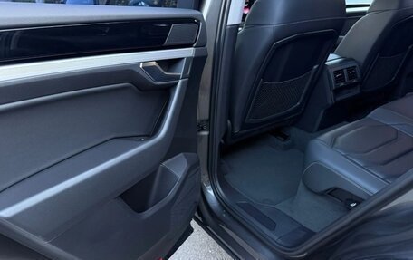 Volkswagen Touareg III, 2018 год, 3 435 000 рублей, 18 фотография