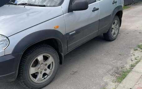 Chevrolet Niva I рестайлинг, 2010 год, 550 000 рублей, 2 фотография
