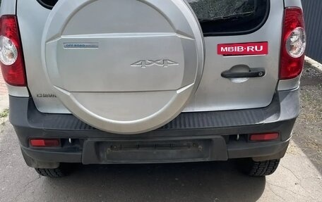 Chevrolet Niva I рестайлинг, 2010 год, 550 000 рублей, 3 фотография
