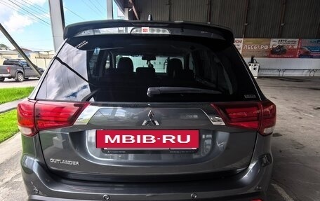 Mitsubishi Outlander III рестайлинг 3, 2021 год, 2 800 000 рублей, 2 фотография