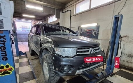 Mitsubishi Pajero Sport II рестайлинг, 2014 год, 840 000 рублей, 3 фотография