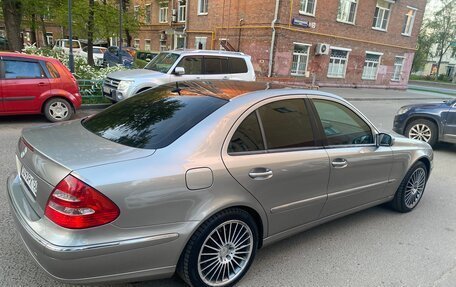 Mercedes-Benz E-Класс, 2004 год, 8 фотография