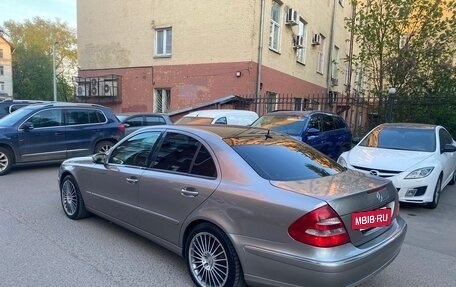 Mercedes-Benz E-Класс, 2004 год, 5 фотография