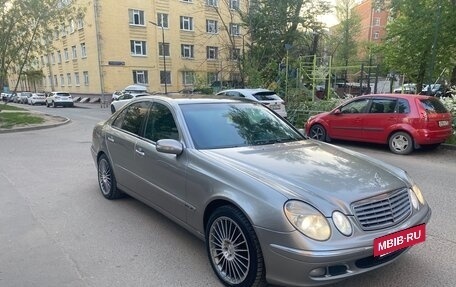 Mercedes-Benz E-Класс, 2004 год, 3 фотография