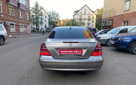 Mercedes-Benz E-Класс, 2004 год, 6 фотография