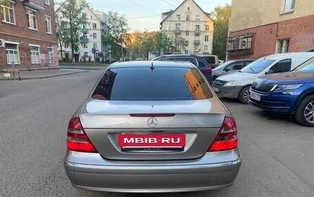 Mercedes-Benz E-Класс, 2004 год, 7 фотография