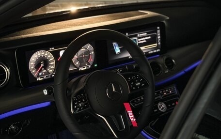 Mercedes-Benz E-Класс, 2019 год, 3 450 000 рублей, 4 фотография