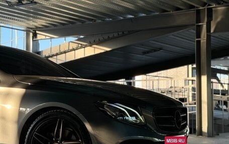 Mercedes-Benz E-Класс, 2019 год, 3 450 000 рублей, 10 фотография