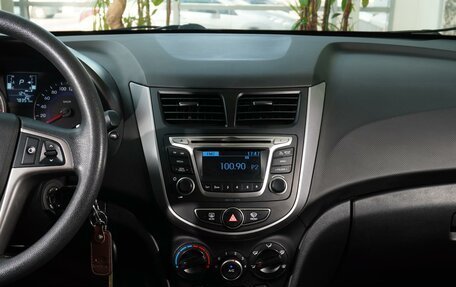 Hyundai Solaris II рестайлинг, 2015 год, 1 099 111 рублей, 22 фотография