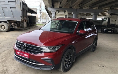 Volkswagen Tiguan II, 2022 год, 2 832 000 рублей, 1 фотография