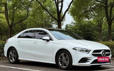 Mercedes-Benz A-Класс, 2022 год, 1 950 000 рублей, 3 фотография