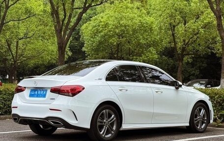 Mercedes-Benz A-Класс, 2022 год, 1 950 000 рублей, 5 фотография