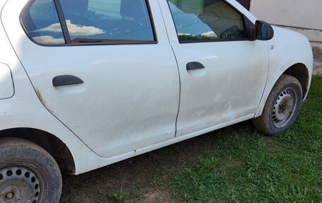 Renault Logan II, 2018 год, 450 000 рублей, 4 фотография