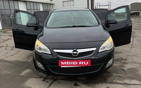 Opel Astra J, 2012 год, 710 000 рублей, 2 фотография