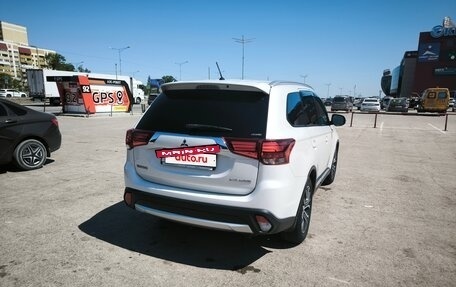 Mitsubishi Outlander III рестайлинг 3, 2016 год, 1 820 000 рублей, 3 фотография