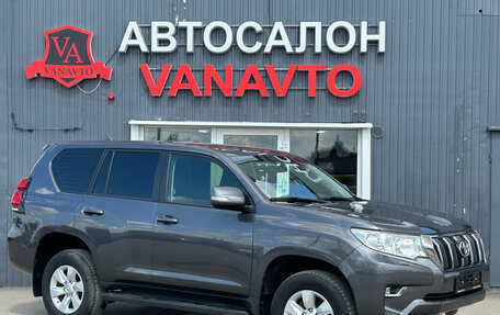 Toyota Land Cruiser Prado 150 рестайлинг 2, 2020 год, 5 350 000 рублей, 3 фотография