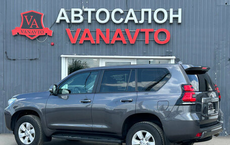 Toyota Land Cruiser Prado 150 рестайлинг 2, 2020 год, 5 350 000 рублей, 6 фотография