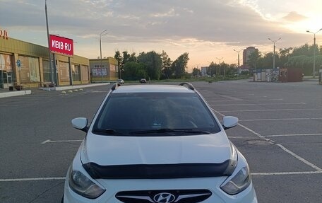 Hyundai Solaris II рестайлинг, 2011 год, 500 000 рублей, 1 фотография