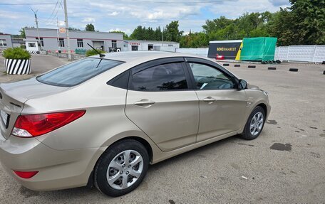 Hyundai Solaris II рестайлинг, 2011 год, 685 000 рублей, 4 фотография