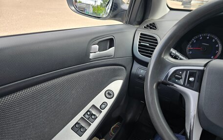 Hyundai Solaris II рестайлинг, 2011 год, 685 000 рублей, 10 фотография