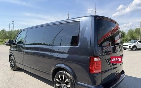 Volkswagen Multivan T6 рестайлинг, 2018 год, 3 590 000 рублей, 9 фотография