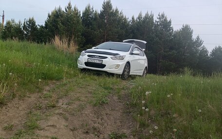 Hyundai Solaris II рестайлинг, 2011 год, 500 000 рублей, 14 фотография
