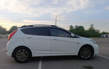 Hyundai Solaris II рестайлинг, 2011 год, 500 000 рублей, 4 фотография