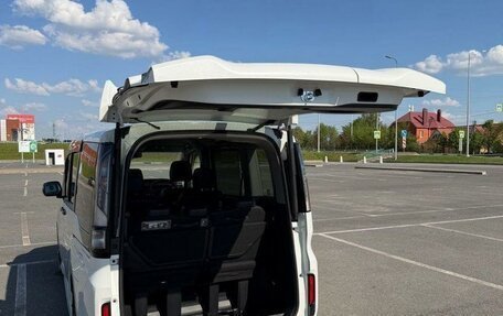 Honda Stepwgn IV, 2021 год, 2 000 000 рублей, 10 фотография