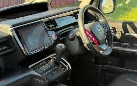 Honda Stepwgn IV, 2021 год, 2 000 000 рублей, 11 фотография