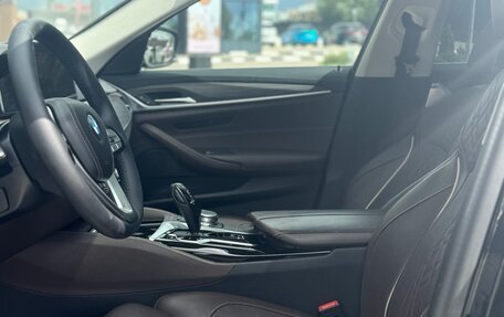 BMW 5 серия, 2020 год, 3 690 000 рублей, 14 фотография