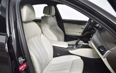 BMW 5 серия, 2018 год, 4 614 900 рублей, 14 фотография