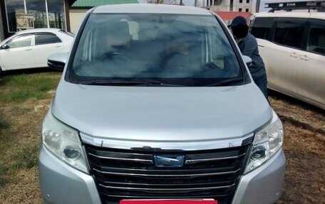 Toyota Noah III, 2014 год, 1 500 000 рублей, 8 фотография