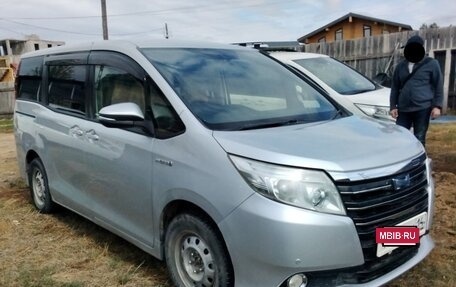 Toyota Noah III, 2014 год, 1 500 000 рублей, 9 фотография