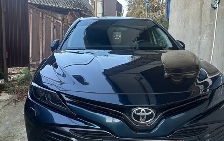 Toyota Camry, 2019 год, 2 090 000 рублей, 1 фотография