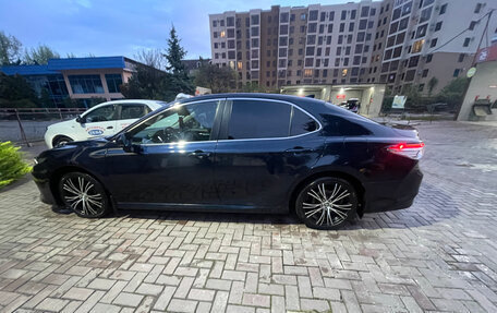 Toyota Camry, 2019 год, 2 090 000 рублей, 3 фотография