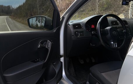 Volkswagen Polo VI (EU Market), 2013 год, 850 000 рублей, 3 фотография