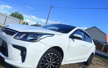 KIA Rio IV, 2018 год, 1 000 000 рублей, 1 фотография