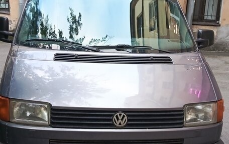 Volkswagen Caravelle T4, 1995 год, 700 000 рублей, 1 фотография